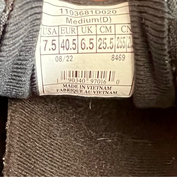 Brooks Black Athletic Shoes - Picture 6 of 7